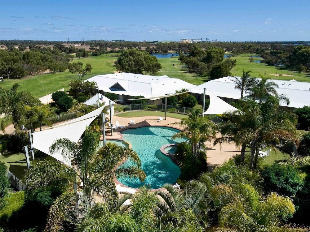 Mercure Bunbury Sanctuary Golf Resort 1