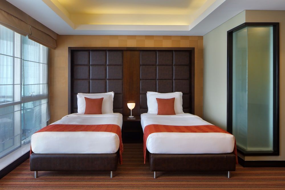 Radisson Blu Hotel, Dubai Media City 3 Radisson Blu Hotel, Dubai Media City 3