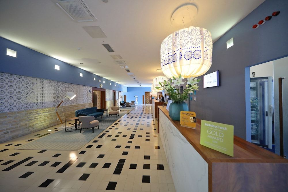 Falkensteiner Funimation Borik 2