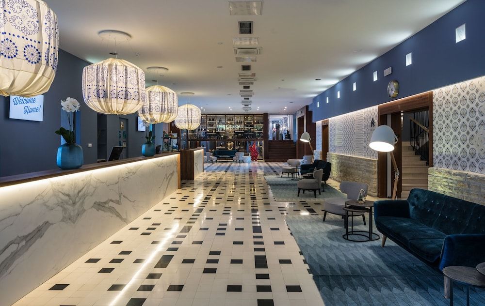 Falkensteiner Funimation Borik 3