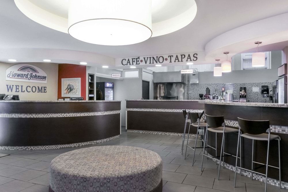 Howard Johnson Downtown Mayaguez 2