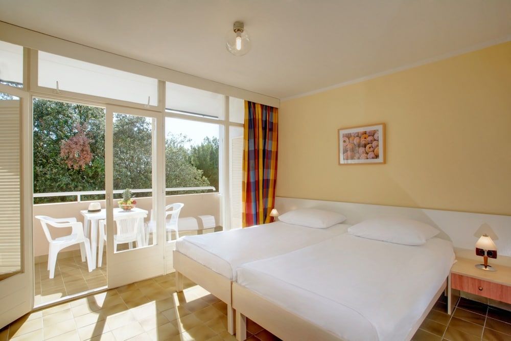 Lanterna Resort 3