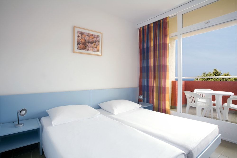 Lanterna Resort 2