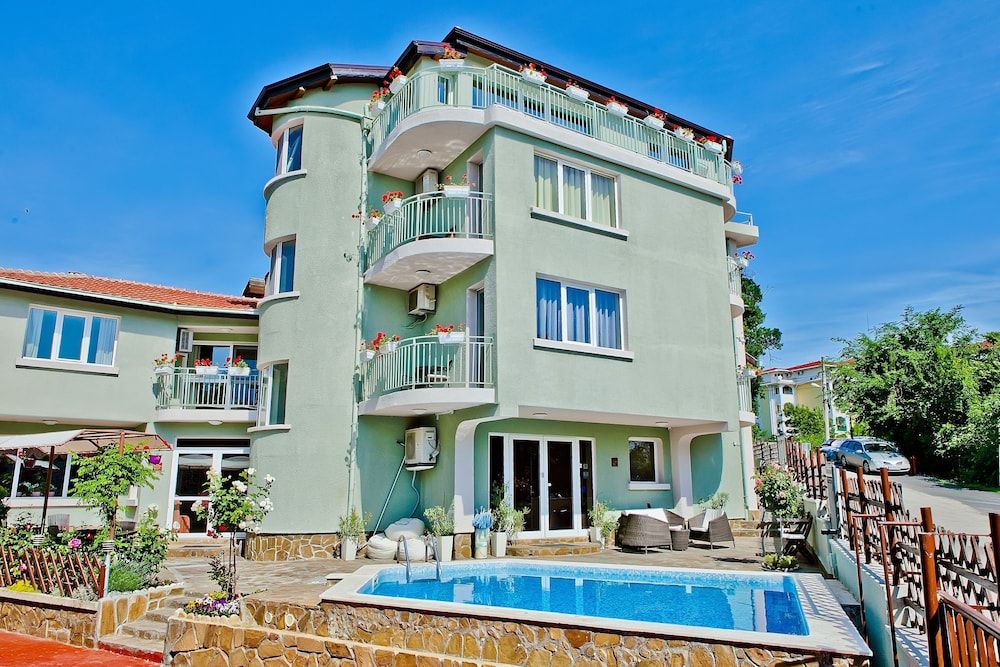 Hotel Amfora 3 estrellas en Varna