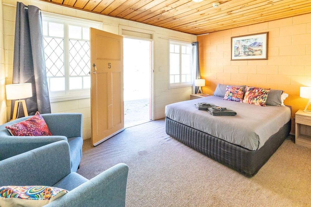 Glen Helen Lodge 3