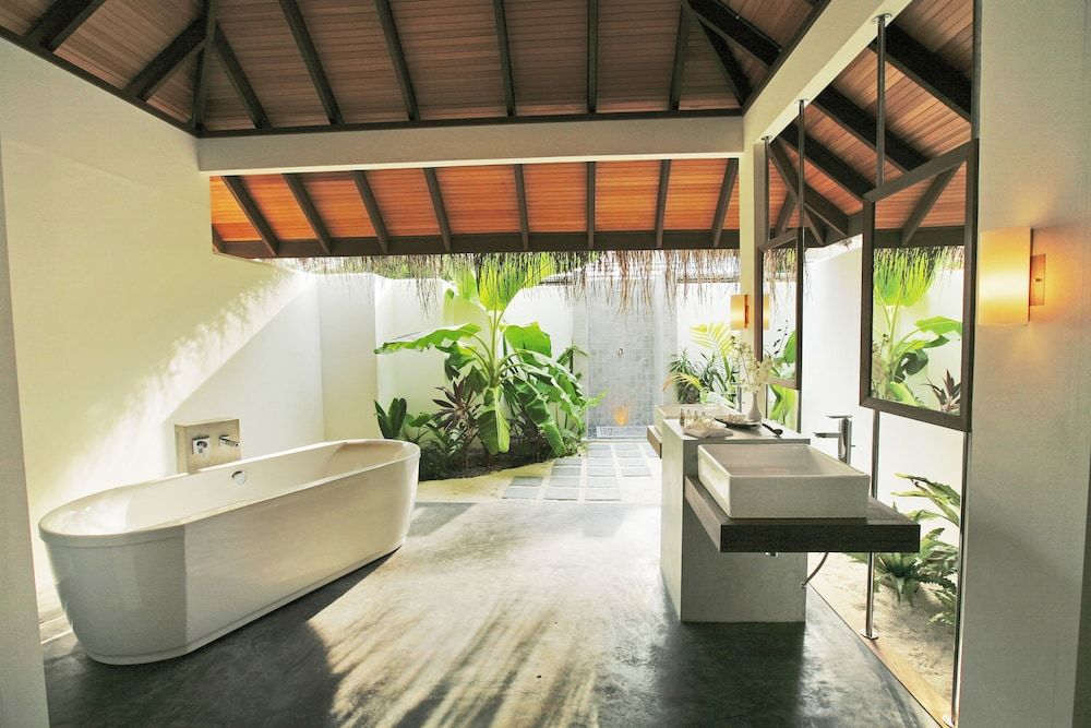 Velassaru Maldives 2