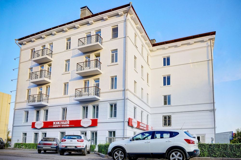 Yuzhniy Hotel