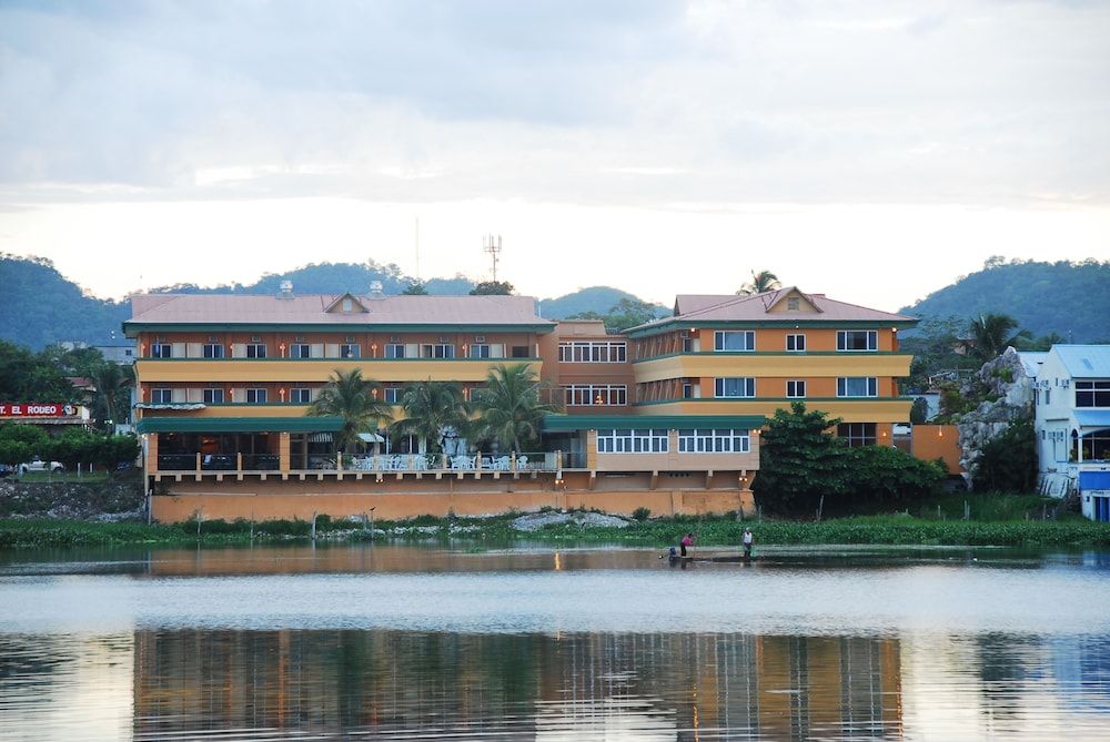 Peten Esplendido Hotel and Conference Center 1