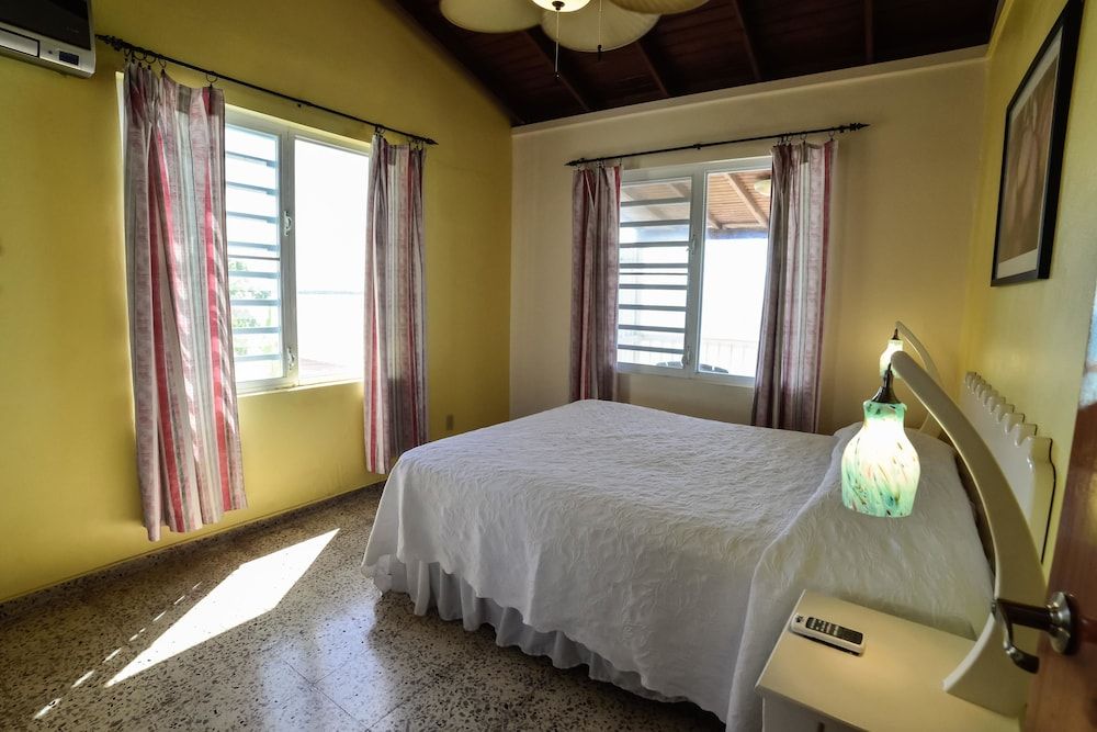 Lemontree Oceanfront Cottages 3