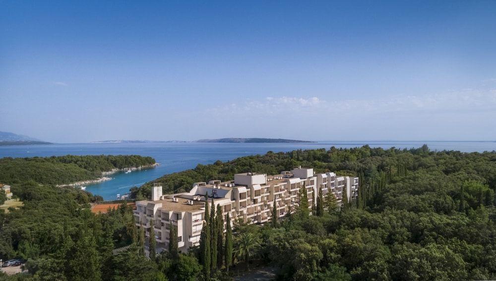 Eva Sunny Hotel & Residence by Valamar 2 estrellas en Rab