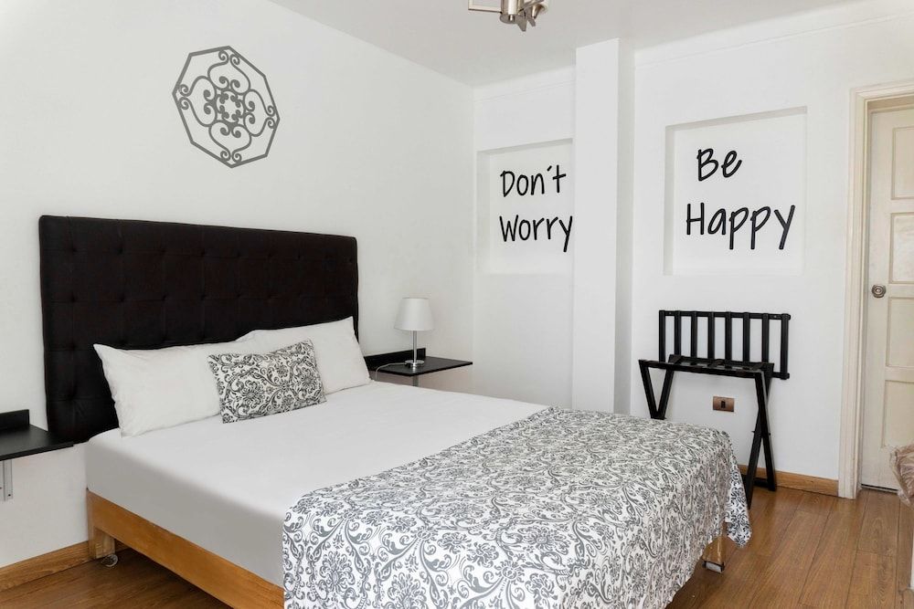 HOTEL BASADRE SUITES 1