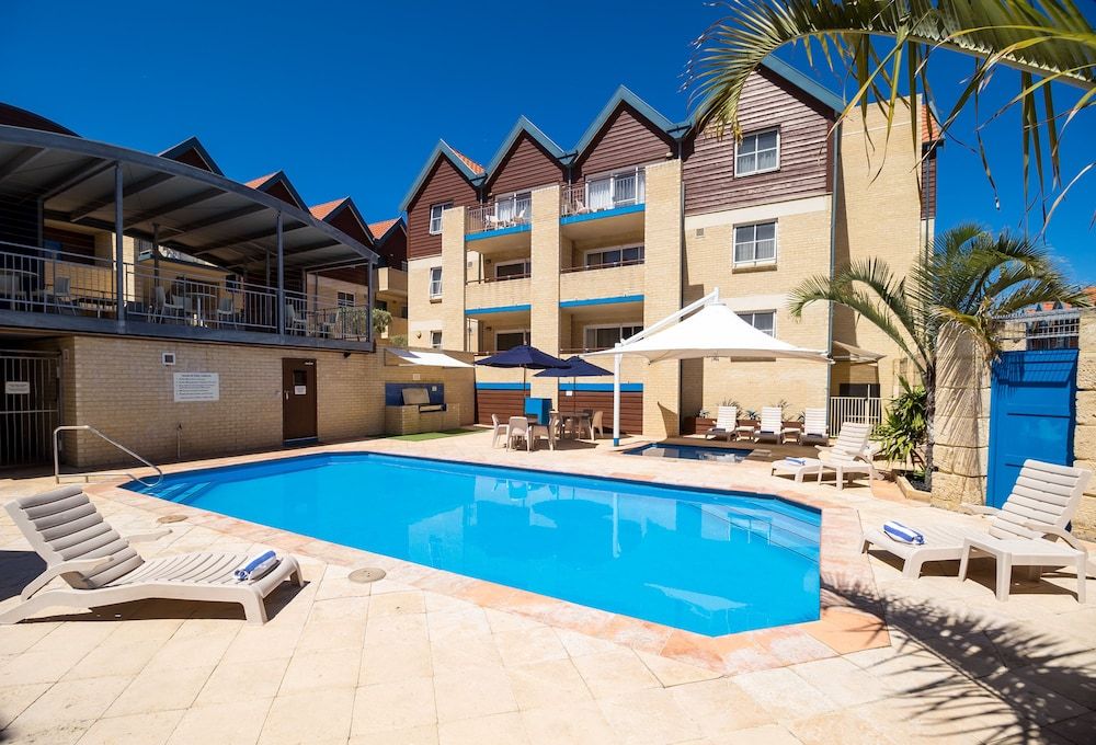 Hillarys Harbour Resort 1