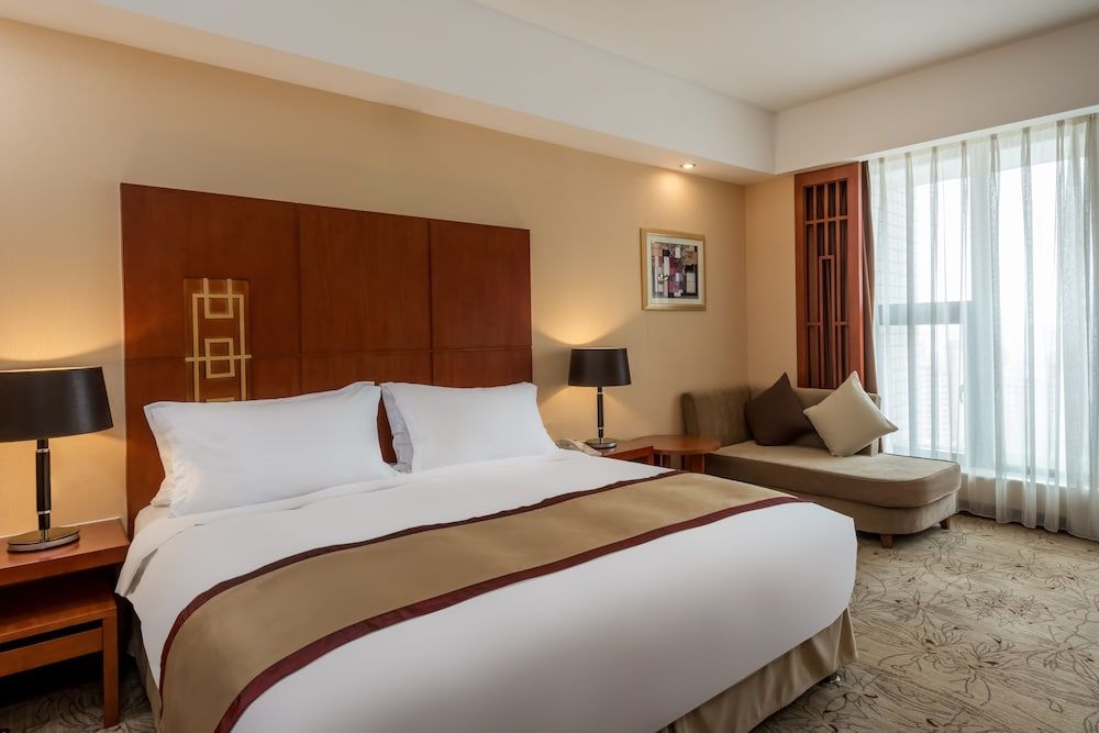 Crowne Plaza Zhanjiang 2