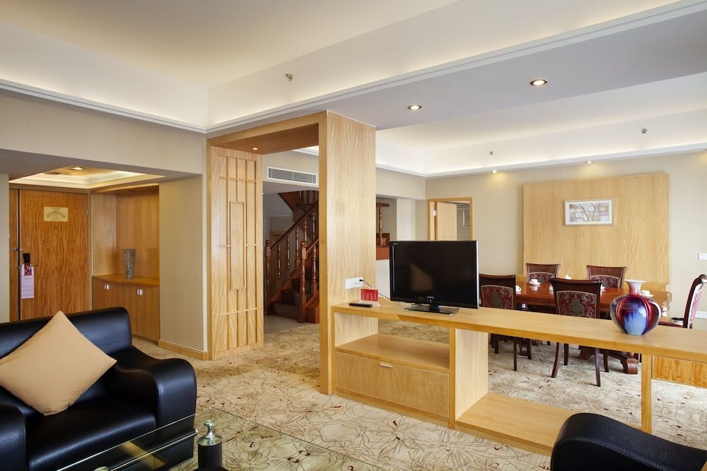 Crowne Plaza Zhanjiang 3