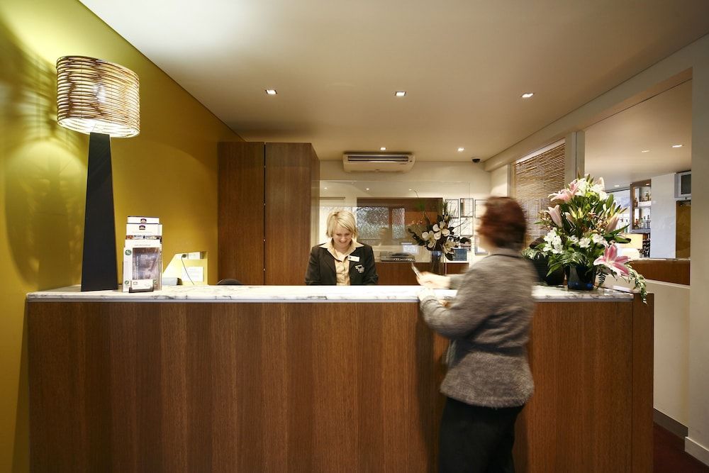 Best Western Plus The Tudor-Box Hill 2