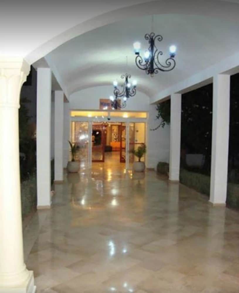 Le Zenith Hotel 2 Le Zenith Hotel 2