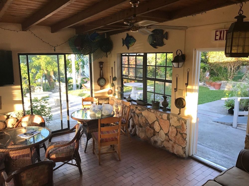 Orange Hill Beach Inn 2