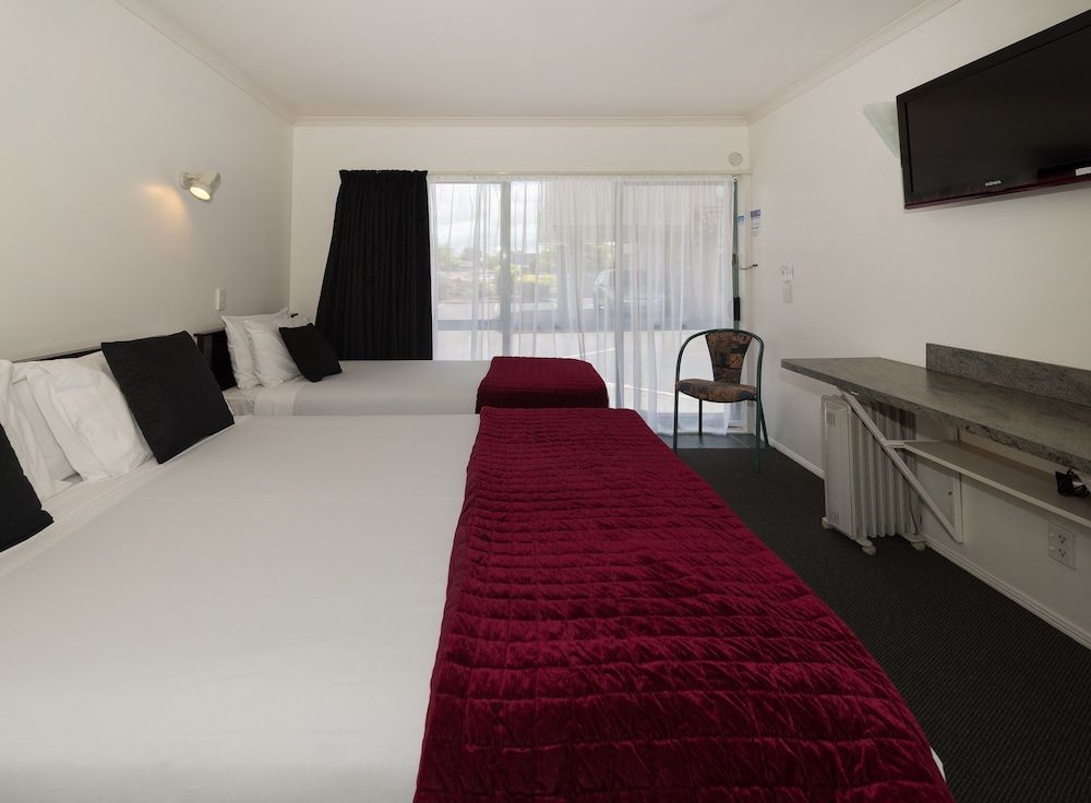 Accolade Lodge Motel 3