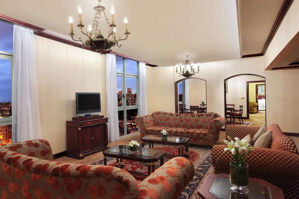 Hilton Beirut Metropolitan Palace 5 estrellas en Beirut