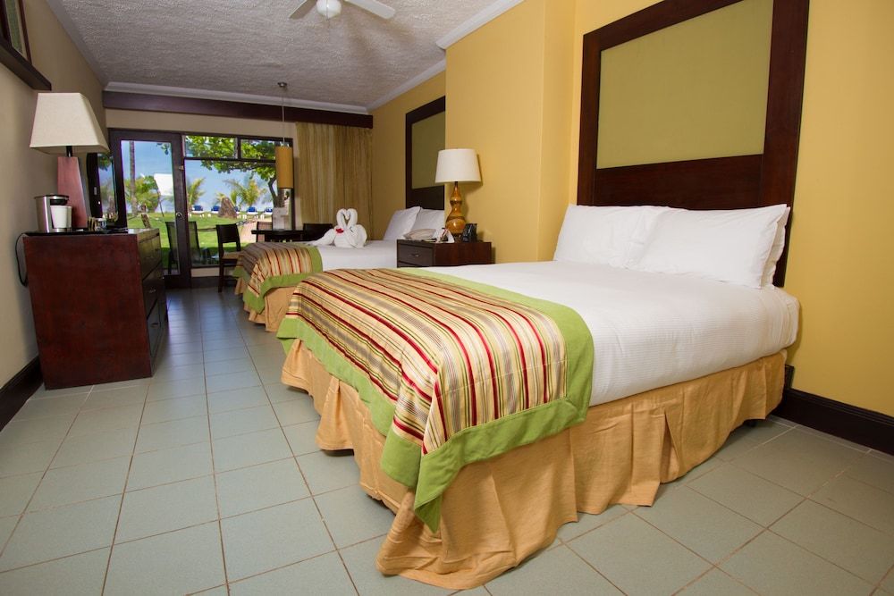 Fiesta Resort Central Pacific - All Inclusive 3