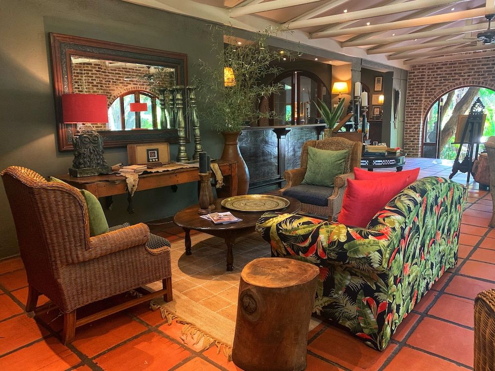 Shangri-La Country Hotel 2