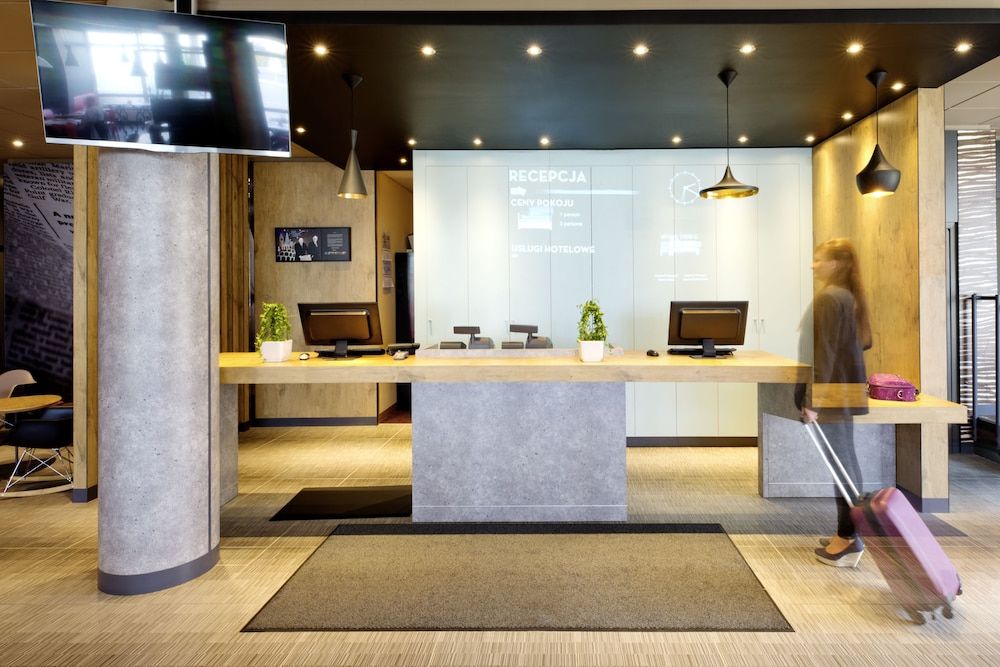 ibis Warszawa Ostrobramska 1