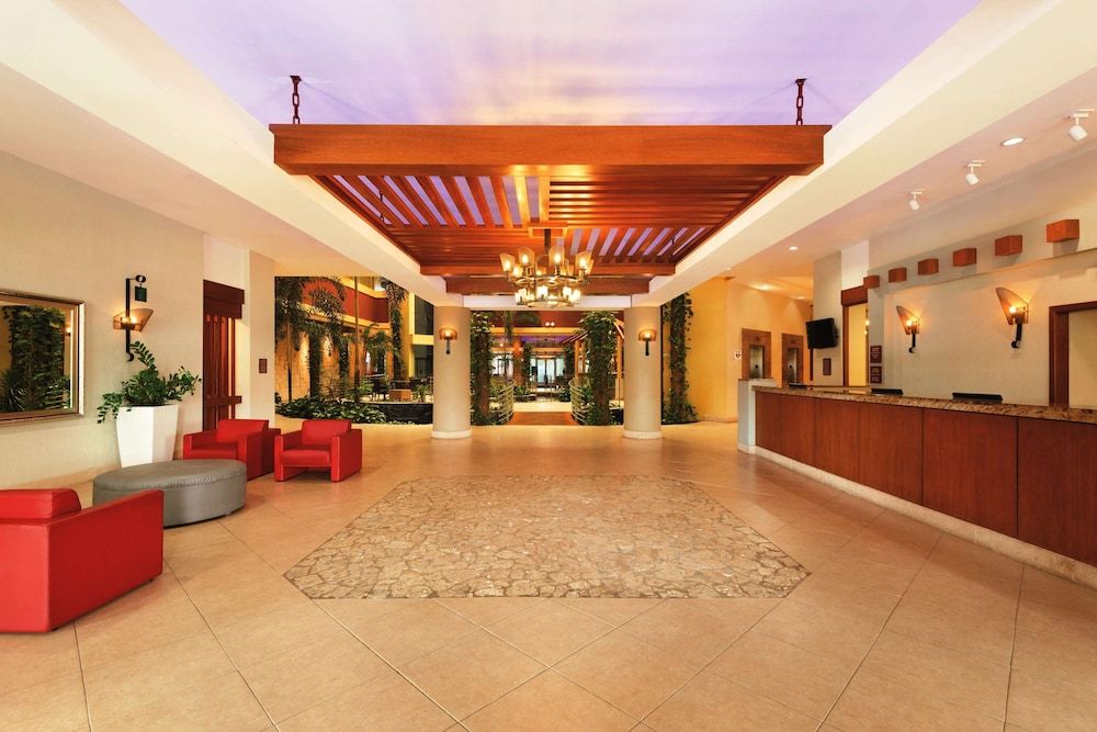 Embassy Suites by Hilton Dorado del Mar Beach Resort 2