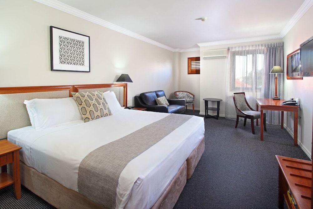 Ramada by Wyndham Brisbane Windsor 3