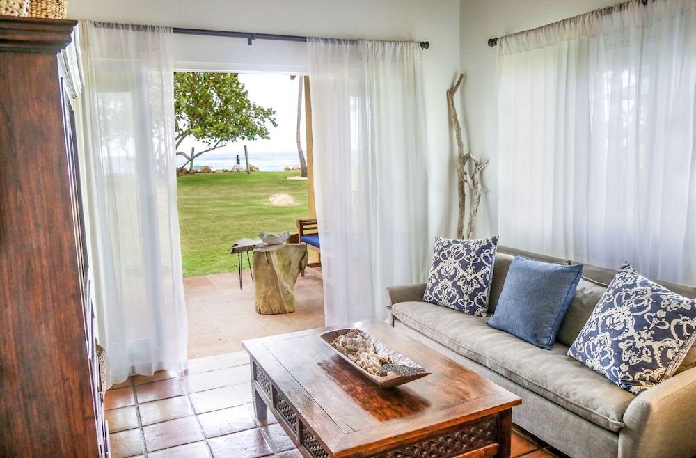 Villa Montana Beach Resort 3