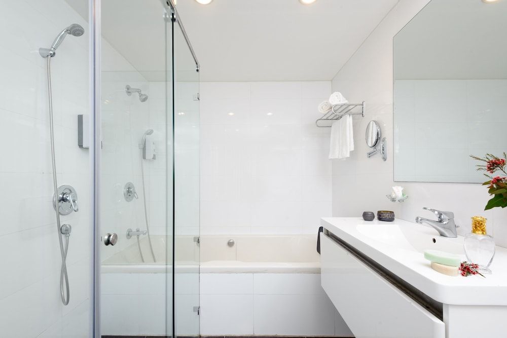 Leonardo Suite By the Beach 3