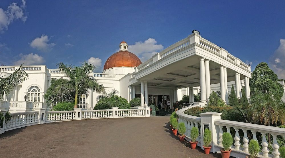 Taj Mahal Lucknow 5 estrellas en Lucknow