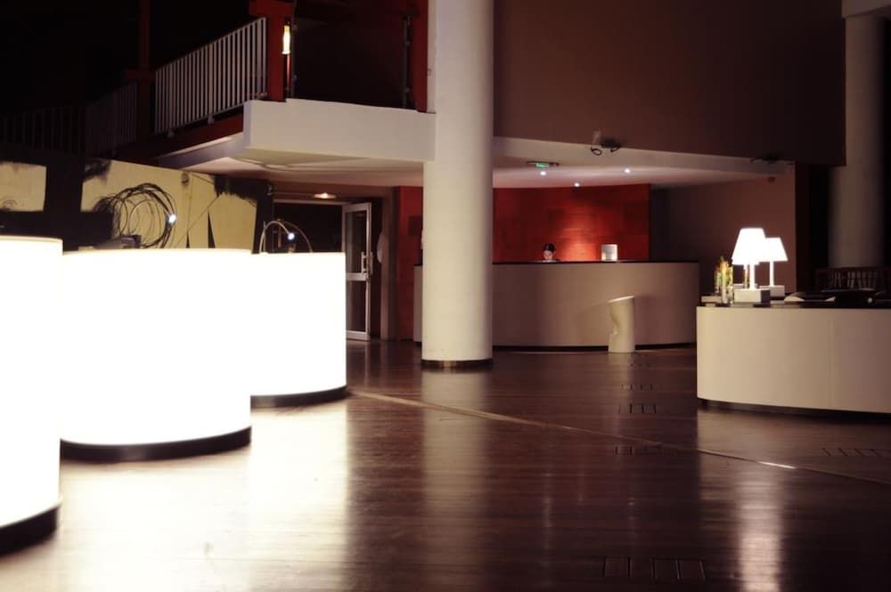 Tahiti Ia Ora Beach Resort - Managed by Sofitel 2