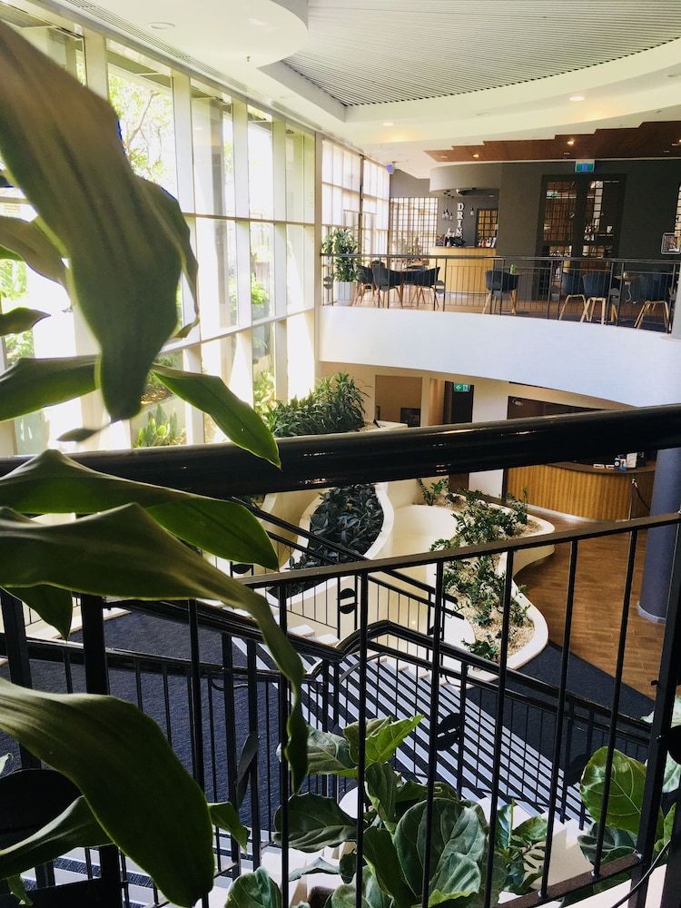 Mercure Sydney Parramatta 3