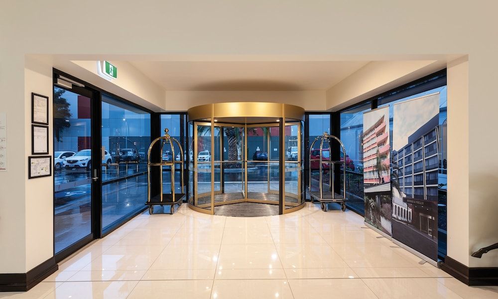 Burke and Wills Hotel 2