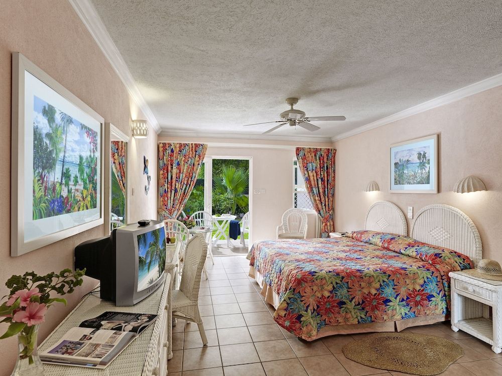 Butterfly Beach Hotel 3