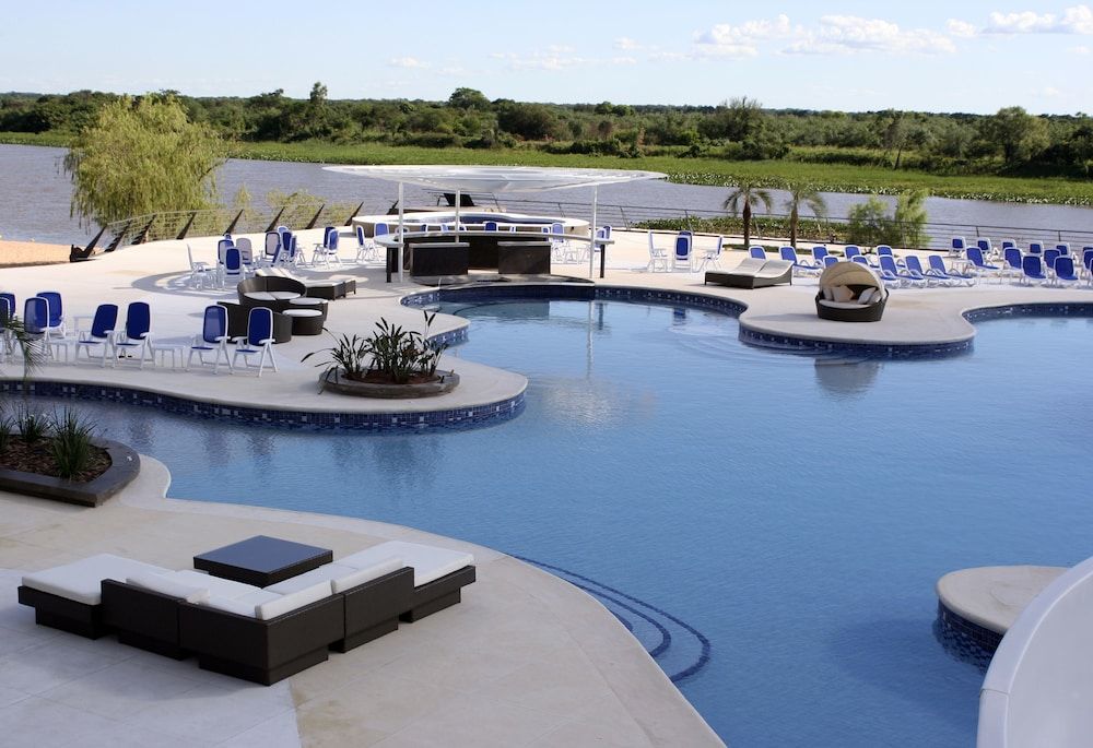 Resort Yacht y Golf Club Paraguayo 1