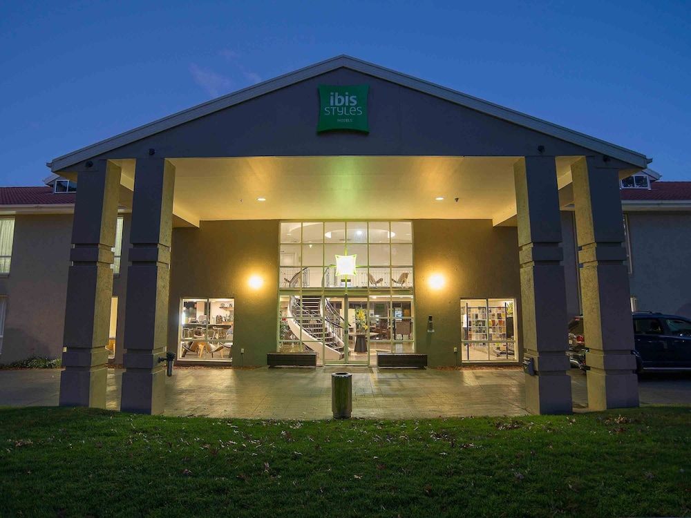 ibis Styles Canberra 1