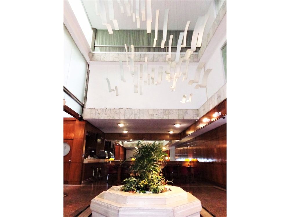 Balmoral Plaza Hotel 3