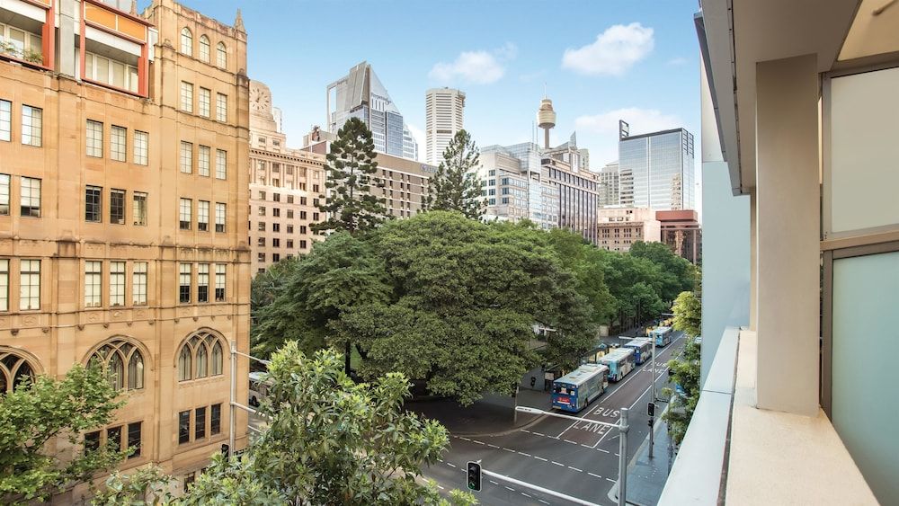 Travelodge Hotel Sydney Wynyard 1