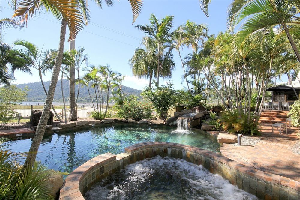 Colonial Palms Motor Inn