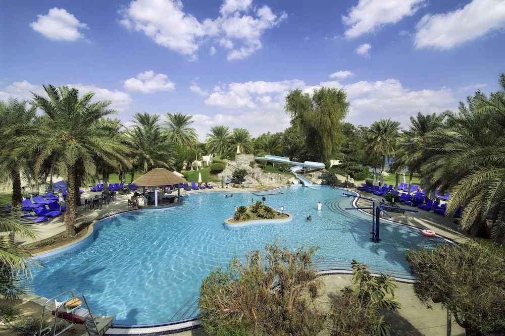 Radisson Blu Hotel & Resort, Al Ain 4 étoiles à Al-Aïn