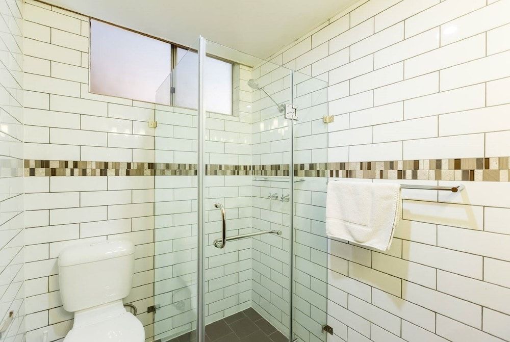 Elkira Court Motel 2