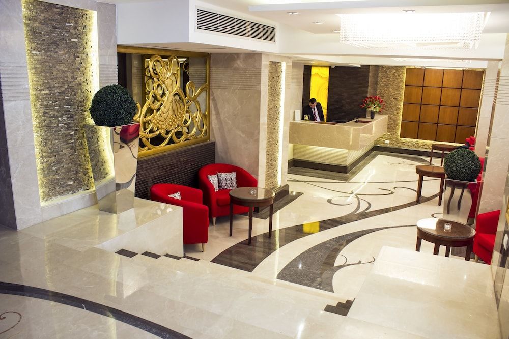 Golden Tulip Flamenco 2