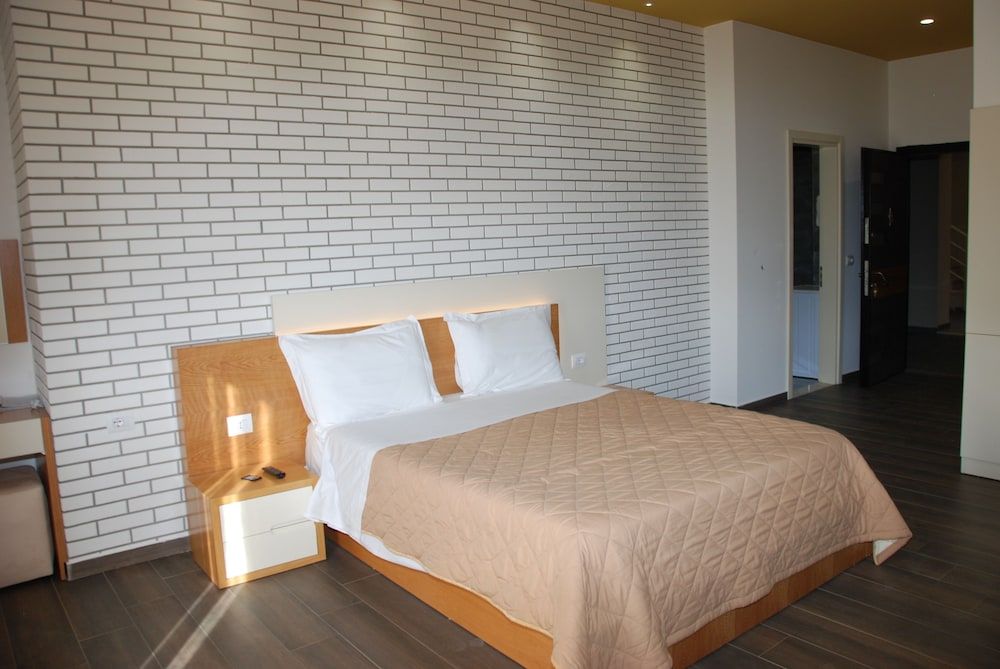 Sunrise Luxury Apartments 3