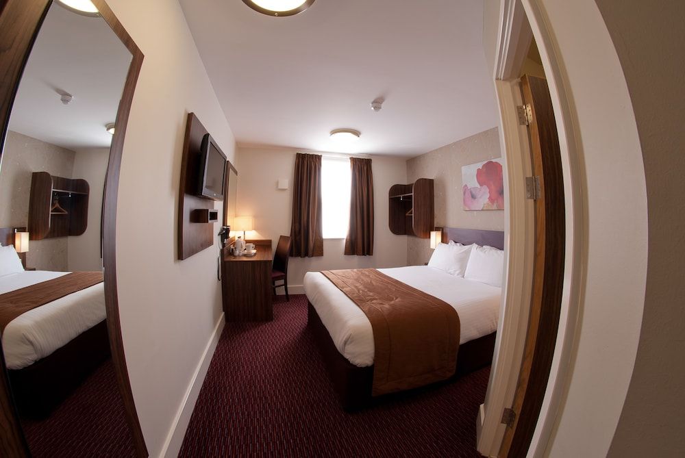 Two Rivers by Marston's Inn 3