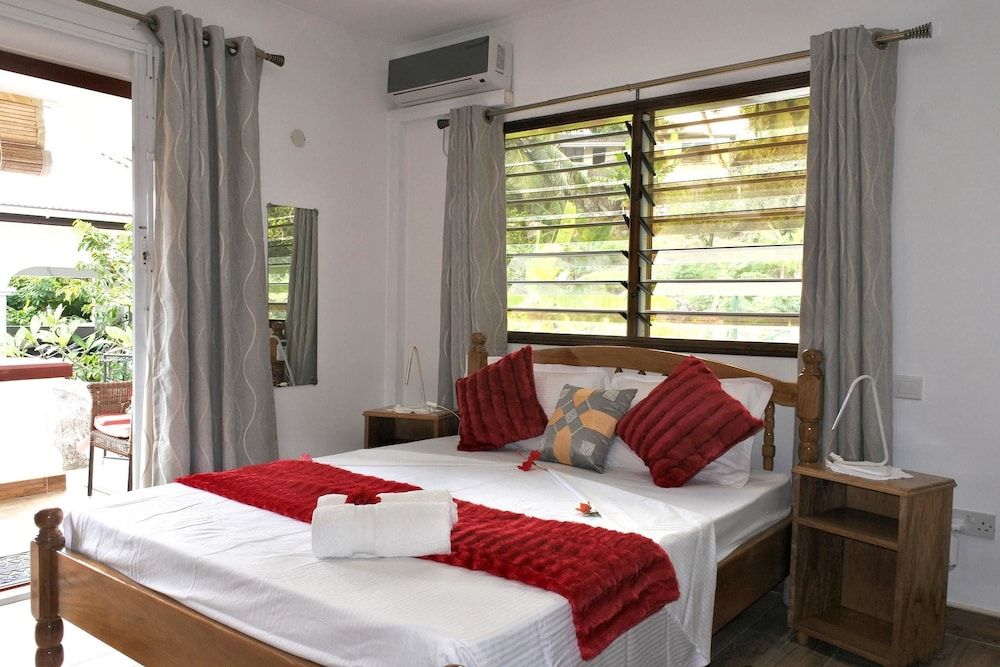 Studio in Mahe, With Wonderful sea View, Furnished Terrace and Wifi - 20 km From the Beach 2 Studio in Mahe, With Wonderful sea View, Furnished Terrace and Wifi - 20 km From the Beach 2