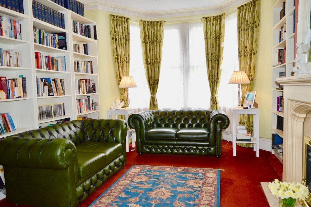 1 Bedroom Terraced House in Bristol 1