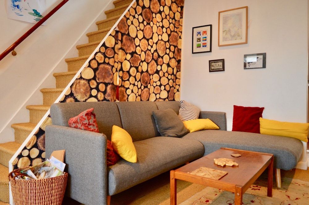 2 Bedroom Bristol Home 1