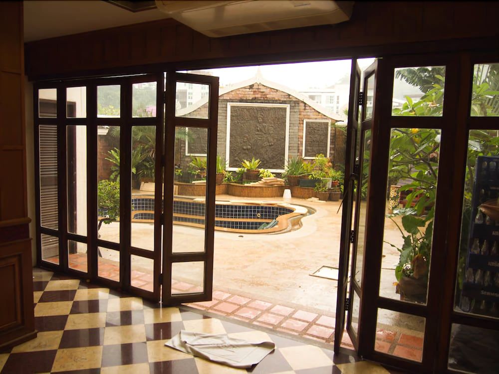 Renoir Boutique Hotel 2