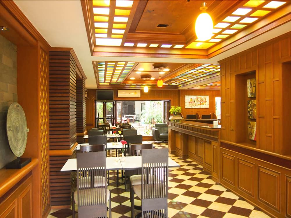 Renoir Boutique Hotel 1